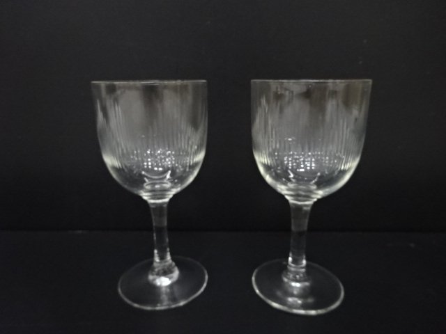 JAPANESE COLLECTIBLE / SET OF 2 CUT WINE GLASSES